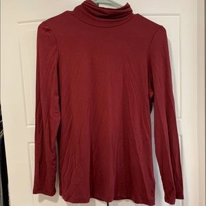 Tahari burgundy turtleneck, size Small. NWOT